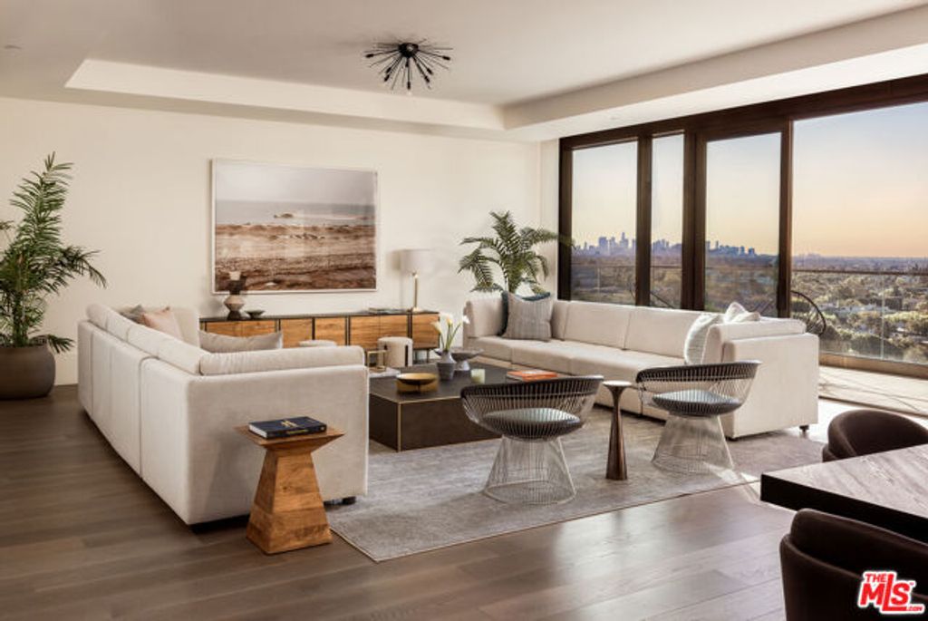 8420 W Sunset Boulevard 802, West Hollywood, CA 90069