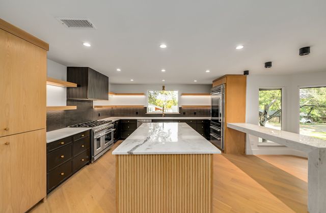 6275 Preston Creek Drive, Dallas, TX 75240