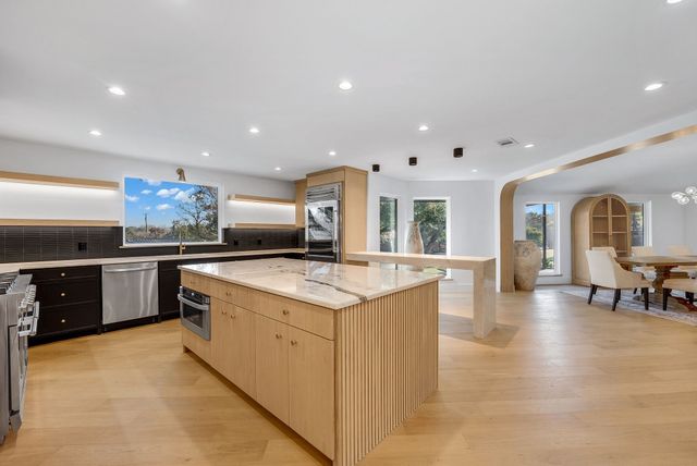 6275 Preston Creek Drive, Dallas, TX 75240