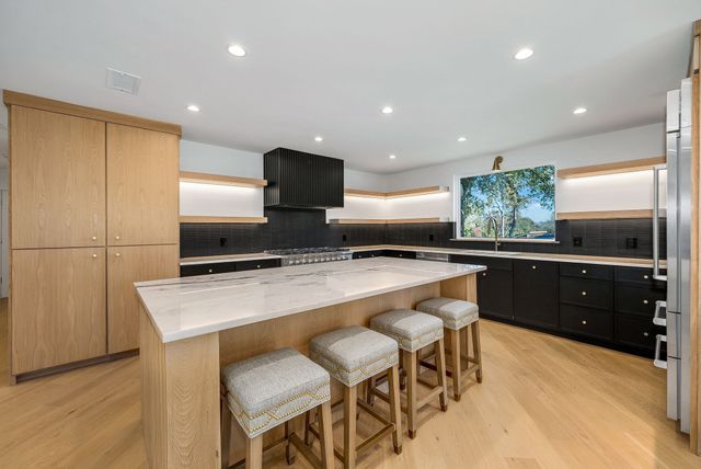 6275 Preston Creek Drive, Dallas, TX 75240