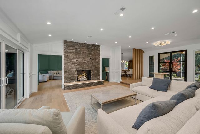 6275 Preston Creek Drive, Dallas, TX 75240