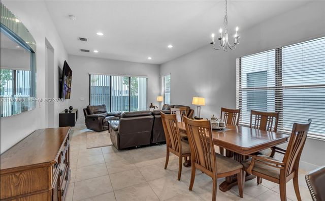 3274 W 96th Pl, Hialeah, FL 33018