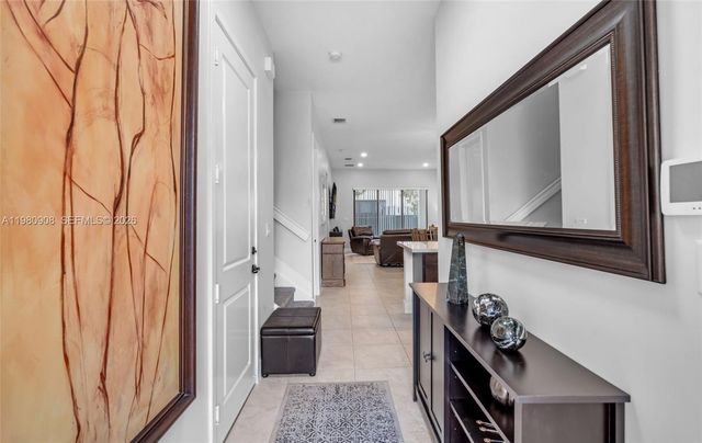 3274 W 96th Pl, Hialeah, FL 33018