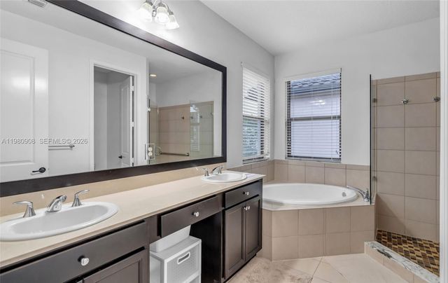 3274 W 96th Pl, Hialeah, FL 33018