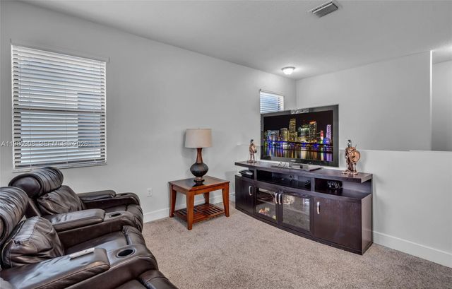 3274 W 96th Pl, Hialeah, FL 33018