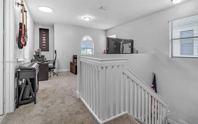 3274 W 96th Pl, Hialeah, FL 33018