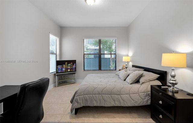 3274 W 96th Pl, Hialeah, FL 33018