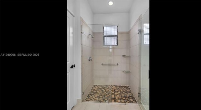 3274 W 96th Pl, Hialeah, FL 33018