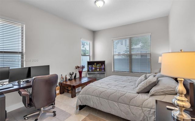 3274 W 96th Pl, Hialeah, FL 33018