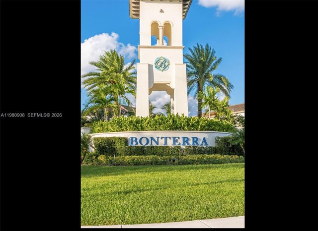 3274 W 96th Pl, Hialeah, FL 33018