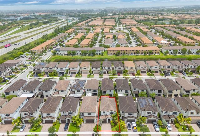 3274 W 96th Pl, Hialeah, FL 33018