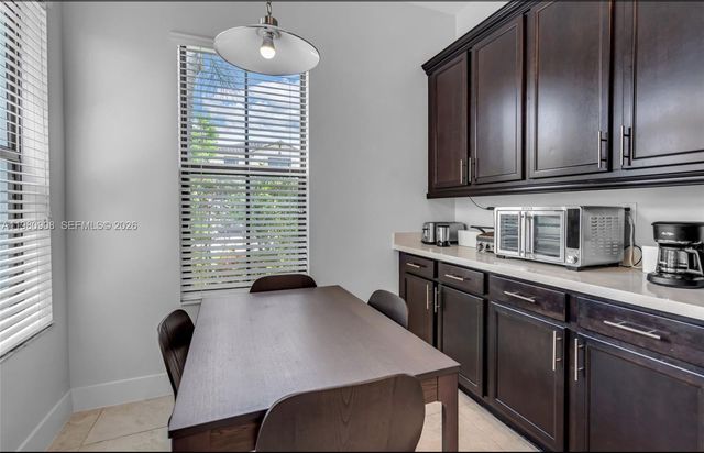 3274 W 96th Pl, Hialeah, FL 33018