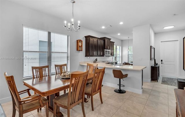 3274 W 96th Pl, Hialeah, FL 33018