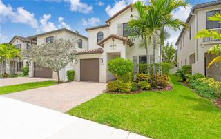 3274 W 96th Pl, Hialeah, FL 33018