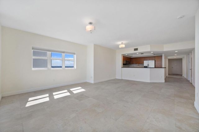 15051 Royal Oaks Lane 2106, North Miami, FL 33181