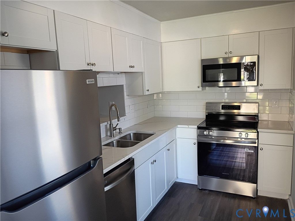 429 Hickorywood Cir, Richmond, VA 23223