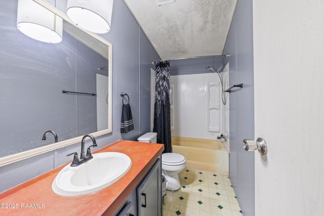 1032 Magenta Drive, Breaux Bridge, LA 70517