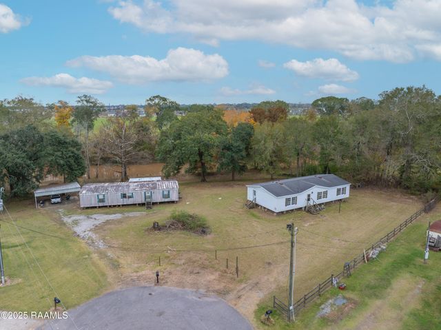 1032 Magenta Drive, Breaux Bridge, LA 70517