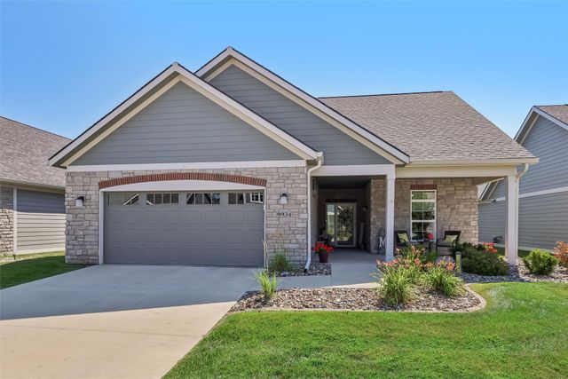 9934 Alexander Circle, West Des Moines, IA 50266