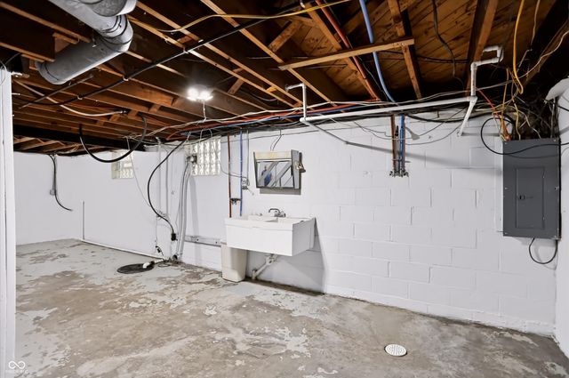 3225 Chamberlin Drive, Indianapolis, IN 46227