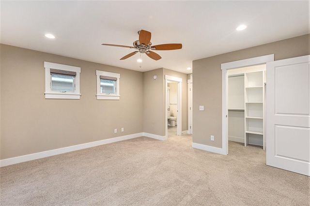 920 W Savidge Street 2, Spring Lake Vllg, MI 49456