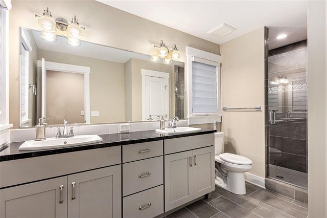 920 W Savidge Street 2, Spring Lake Vllg, MI 49456