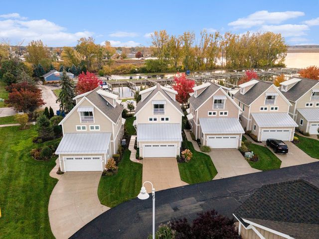 920 W Savidge Street 2, Spring Lake Vllg, MI 49456