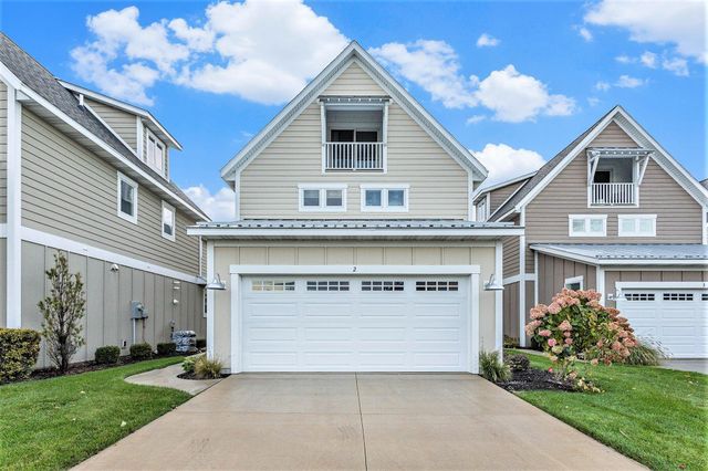 920 W Savidge Street 2, Spring Lake Vllg, MI 49456