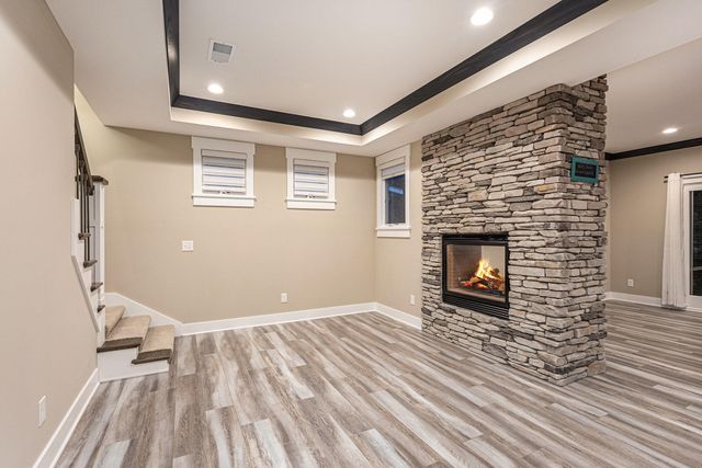 920 W Savidge Street 2, Spring Lake Vllg, MI 49456