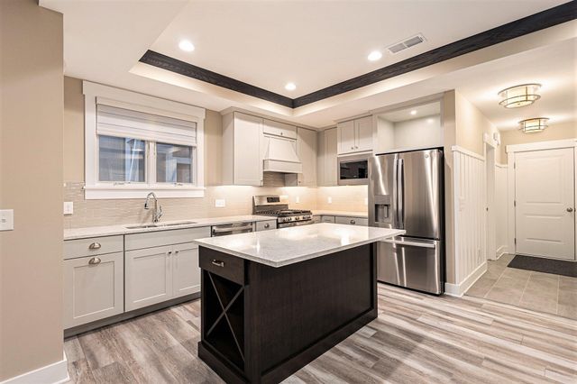 920 W Savidge Street 2, Spring Lake Vllg, MI 49456