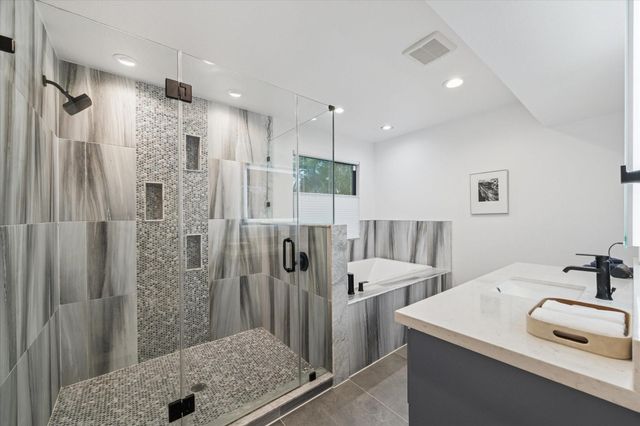 45 Patti Lynn Lane, Houston, TX 77024