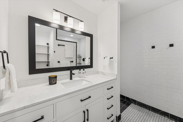 45 Patti Lynn Lane, Houston, TX 77024