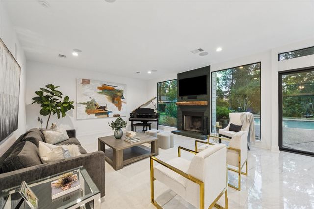 45 Patti Lynn Lane, Houston, TX 77024