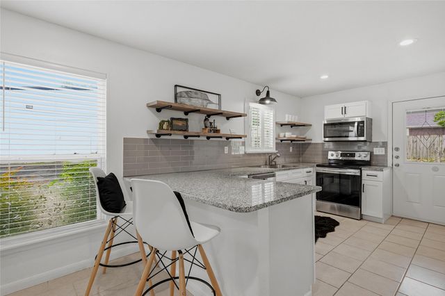 306 W Haning Street, Howe, TX 75459