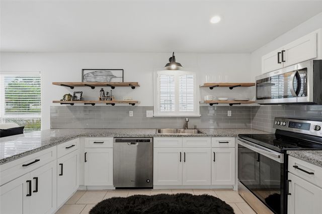 306 W Haning Street, Howe, TX 75459