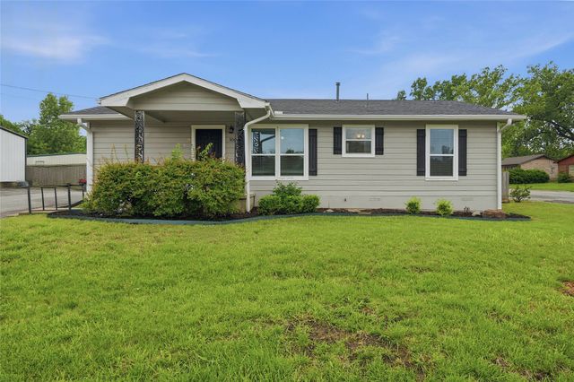 306 W Haning Street, Howe, TX 75459