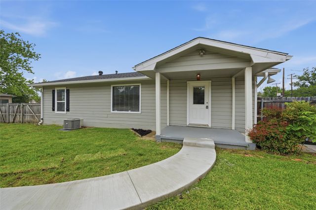 306 W Haning Street, Howe, TX 75459