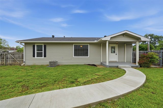 306 W Haning Street, Howe, TX 75459