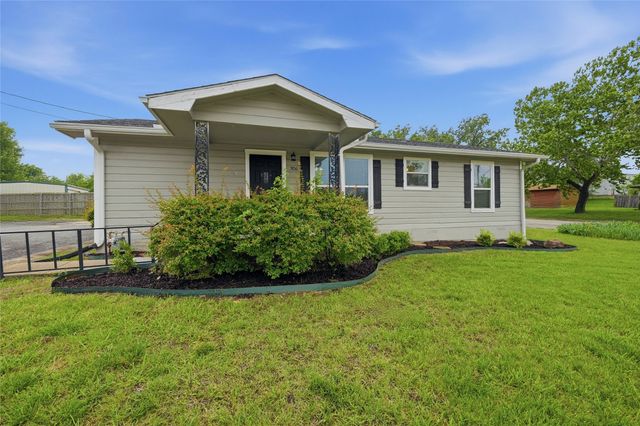 306 W Haning Street, Howe, TX 75459