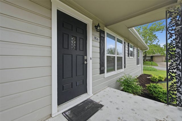 306 W Haning Street, Howe, TX 75459