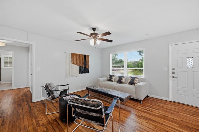 306 W Haning Street, Howe, TX 75459