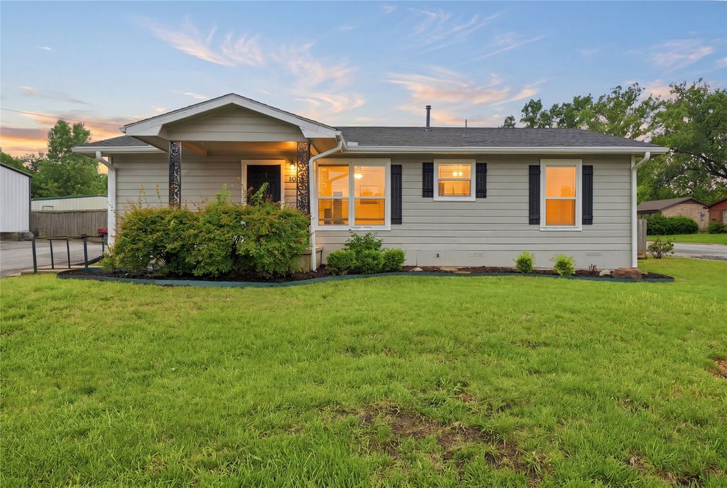 306 W Haning Street, Howe, TX 75459