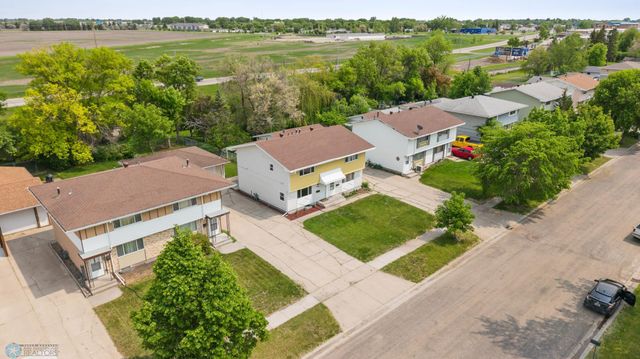 1138 20th Street N, Moorhead, MN 56560
