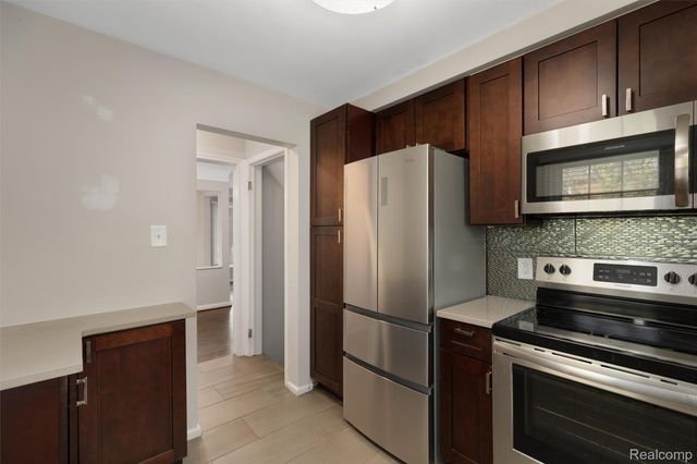 3221 Shenandoah Drive, Royal Oak, MI 48073