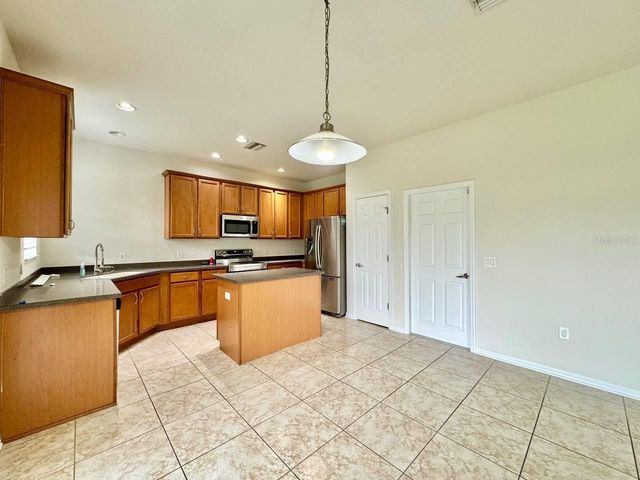 9614 OAK GLADE AVENUE, Tampa, FL 33647