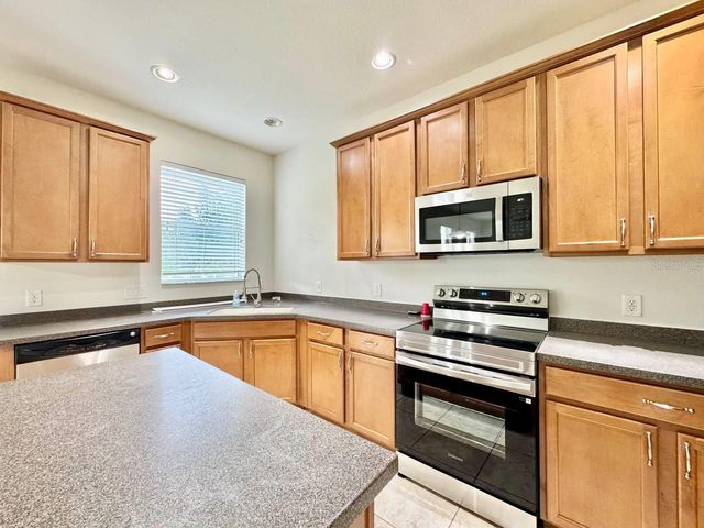 9614 OAK GLADE AVENUE, Tampa, FL 33647