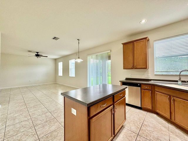 9614 OAK GLADE AVENUE, Tampa, FL 33647