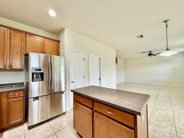 9614 OAK GLADE AVENUE, Tampa, FL 33647