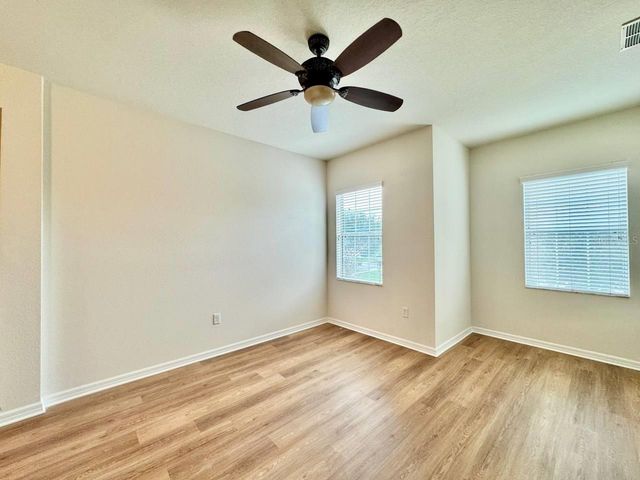 9614 OAK GLADE AVENUE, Tampa, FL 33647
