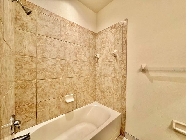 9614 OAK GLADE AVENUE, Tampa, FL 33647
